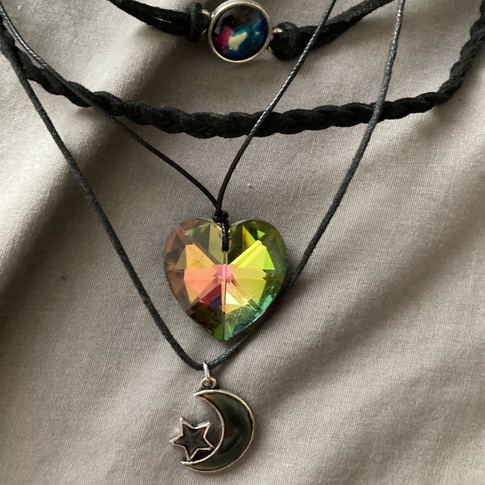 Set of 2 Chokers and 2 Small Necklaces